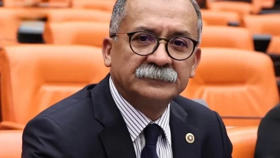 CHP’li Arslan: “Eskişehir, Atatürk’ün Mirasına Sahip Çıktığı İçin Cezalandırılamaz”