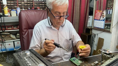 Eskişehirli Fehmi Amca Radyo Tamirciliğinin Son Temsilcilerinden