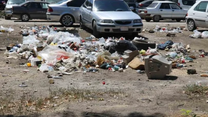 Eskişehir Küçük Sanayi Sitesi’nde boş alan çöplüğe döndü