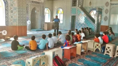 Toplum Destekli Polislik'ten Gençlere Güvenli Yaşam Eğitimi ve Bilinçlendirme Semineri