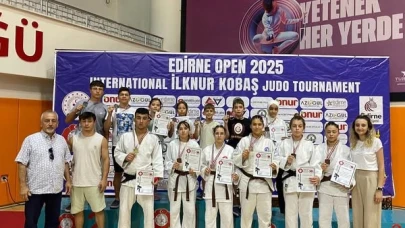 Kütahya Belediyespor’un Genç Judocuları Edirne’den 10 Madalya ile Döndü