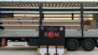 Afyonkarahisar’da Tırda 4 Milyon 300 Bin Adet Kaçak Makaron Ele Geçirildi