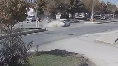 Eskişehir’de motosiklet ile otomobil çarpıştı: 1 ağır yaralı