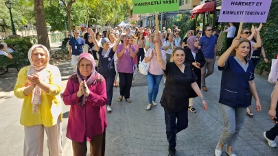 Halk Sağlığı Haftası’nda Eskişehir’de Düzenlenen Yürüyüşe Binlerce Kişi Katıldı
