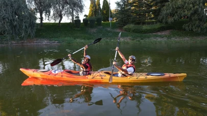 Eskişehir'de Deniz Kanosu Keyfi Başladı