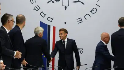 Macron: Kritik altyapılar dron ve siber saldırılara karşı korunacak