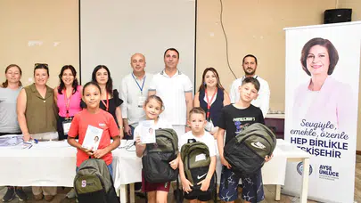 Büyükşehir Belediyesi’nden Beylikova’daki Öğrencilere Kırtasiye Desteği