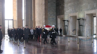 Odunpazarı’ndan Anıtkabir’e anlamlı ziyaret: Atatürk’e yazılan mektuplar teslim edildi