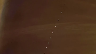 Tavşanlı’da Gökyüzünde Peş Peşe Işıklar Görüldü