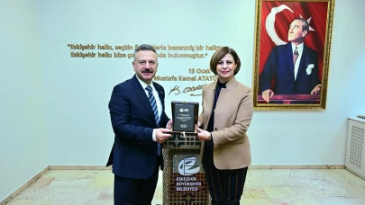 Vali Hüseyin Aksoy’dan Başkan Ayşe Ünlüce’ye veda ziyareti