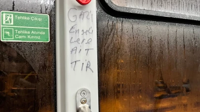 Halk Otobüsündeki Yazı Tepki Çekti