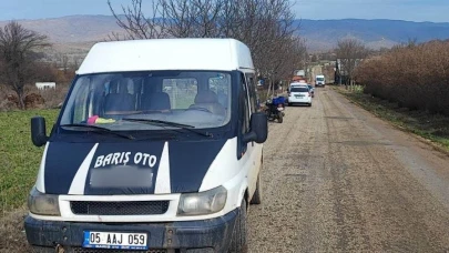 Bilecik’te Motosiklet İle Minibüs Çarpıştı: 2 Yaralı