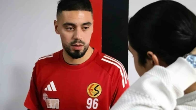 Kırmızı Şimşekler Çocukların Yüzünü Güldürdü