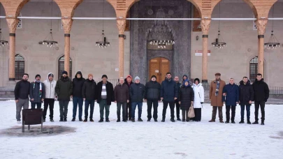 Yeni Yıla Manevi Başlangıç: Gençler Paşa Camii’nde Buluştu