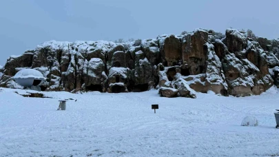 Kar İhsaniye’yi Teslim Aldı, Eğitime Ara Verildi