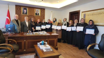 Eskişehir’de Kadın Kur’an Kursu Öğreticilerine Sertifika