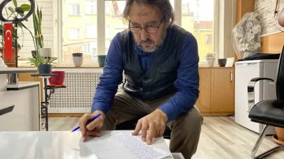 Kaybolan Telefonu İçin Şiir Yazdı: “Yanarım”