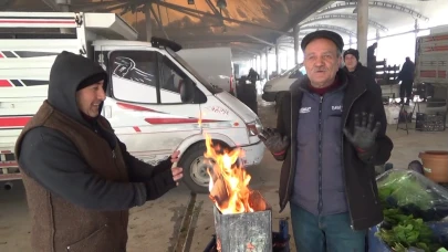 Soğuk Hava Pazarı Vurdu: Esnaf Çareyi Teneke Sobada Buldu