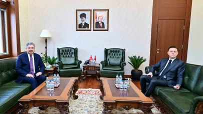 Milletvekili Hatipoğlu’ndan Eskişehir Valisi Yılmaz’a Hayırlı Olsun Ziyareti