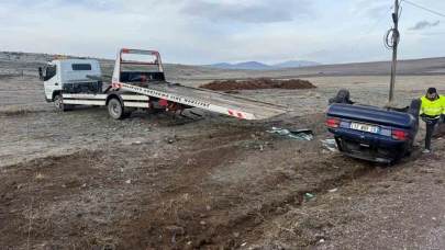 Şarampole Devrilen Otomobilde 2 Kişi Yaralandı