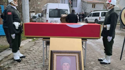 Kıbrıs Gazisi Mustafa Altın Askeri Törenle Son Yolculuğuna Uğurlandı