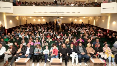 Halk Dansları Topluluğu’nda muhteşem yıl sonu gösterisi