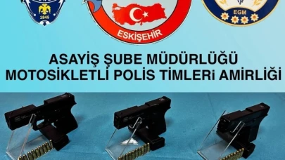 Şüphe Üzerine Durdurulan Araçtan Silahlar Çıktı