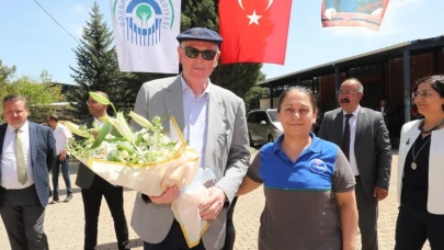 Başkan Kurt Belediye Çalışanlarını Unutmadı