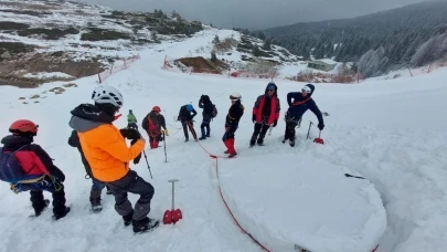 Yaz Gelirken Kış Dağcılık Eğitimi Yaptılar