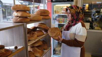 Yeterli metal para bulamayan fırıncılar, dilencilerden bozukluk istemeye başladı