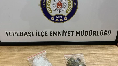 Şüphe üzerine durdurulan şahısların üzerinden uyuşturucu çıktı