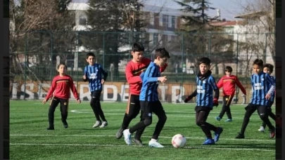 Eskişehirspor Minikleri ve Inter Academy karşı karşıya