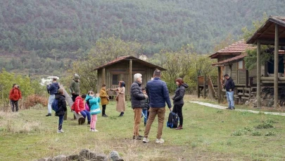 Çocuklar Doğayı Keşfedi̇yor