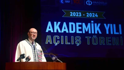 Anadolu Üni̇versi̇tesi̇ Akademi̇k Performans Ödülleri̇ Sahi̇pleri̇ni̇ Buldu