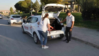 Trafi̇k Kurallarını İhlal Eden Sürücüler Yeni̇ Sürücü Adaylarına Zor Anlar Yaşatıyor