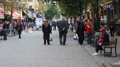 Eski̇şehi̇rde Havalar Soğudu, Kışlık Mont Sezonu Açıldı