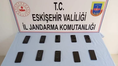 Eskişehir&#8217;de Kaçak Cep Telefonu Satan Şahıs Yakalandı