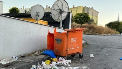 Eskişehir&#8217;deki Kırık Konteyner Değiştirilmeyi Bekliyor