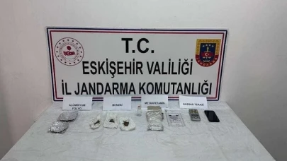 Eskişehir&#8217;de Bir Araçta Uyuşturucu Madde Ele Geçirildi