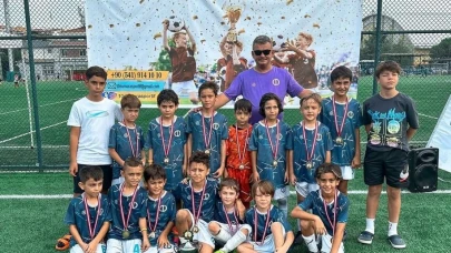 Minik Futbolcular Eskişehir&#8217;i Gururlandırdı