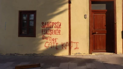 Eskişehir&#8217;de Her Gün Artan &#8216;Sahipsiz Eskişehir&#8217; Yazıları