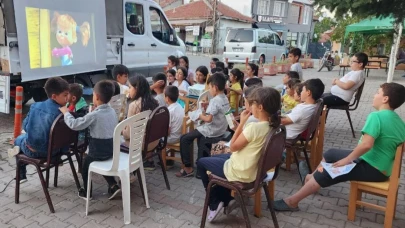 Gezici Kütüphane Eskişehir&#8217;de Bin Çocukla Buluştu