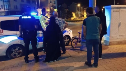 Eskişehir&#8217;de Süratli Sürücü Bisikletli Kız Çocuğuna Çarptı