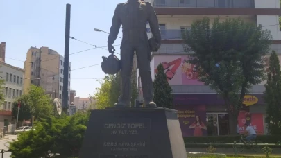 Eskişehir&#8217;de Şehit Olan Yüzbaşı Cengiz Topel Unutulmadı