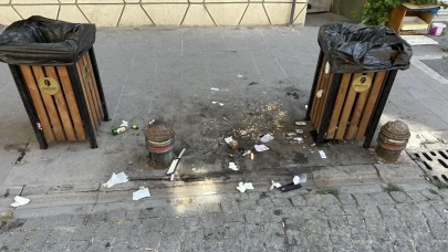 Eskişehir&#8217;de İki Çöpün Arasına Atılan Çöpler Pes Dedirtti