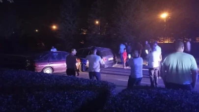 Eskişehir&#8217;de Çarpışan İki Araç Kullanılamaz Hale Geldi