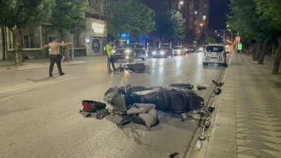 Eskişehir&#8217;de İki Motosiklet Çarpışınca 4 Kişi Yaralandı