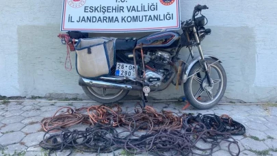 Eskişehir&#8217;de 2 Şüpheli Hırsızlık Malzemeleriyle Yakalandı