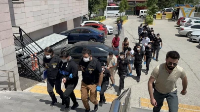 Eskişehir&#8217;de Tüfekle 3 Kişiyi Vuran Şüpheliler Yakalandı