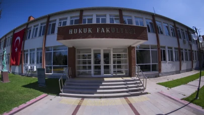 Eskişehir&#8217;de Hukuk Fakültesi Nitelikli Mezunlar Kazandırıyor